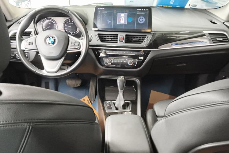 Used BMW 1 Series 2018 118i Sport Edition Center Console