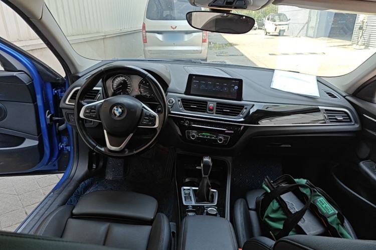 Used BMW 1 Series 2018 118i Sport Edition Center Console