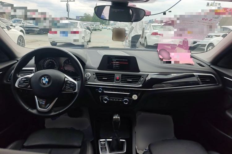 Used BMW 1 Series 2018 118i Sport Edition Center Console
