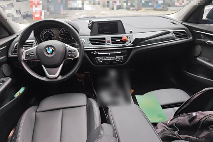 Used BMW 1 Series 2018 118i Sport Edition Center Console