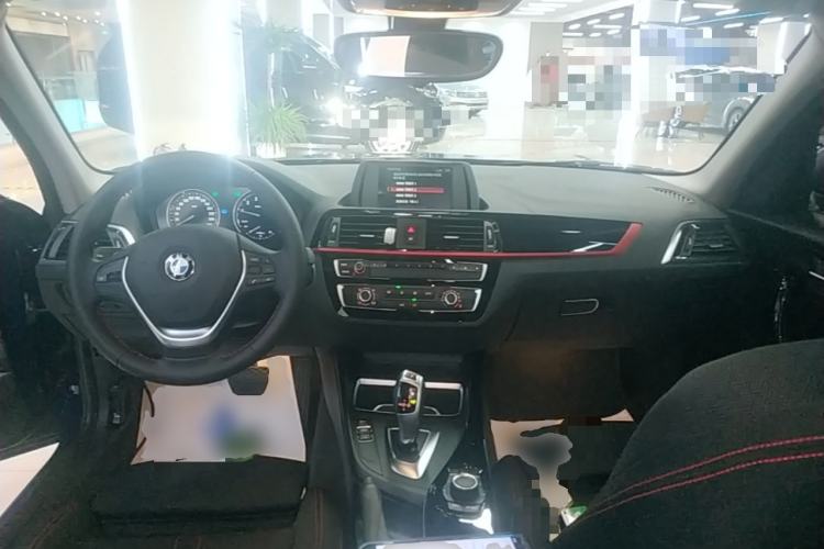 Used BMW 1 Series 2018 118i Sport Design Package Center Console