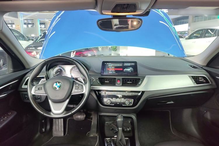 Used BMW 1 Series 2018 120i Design Package Model Center Console
