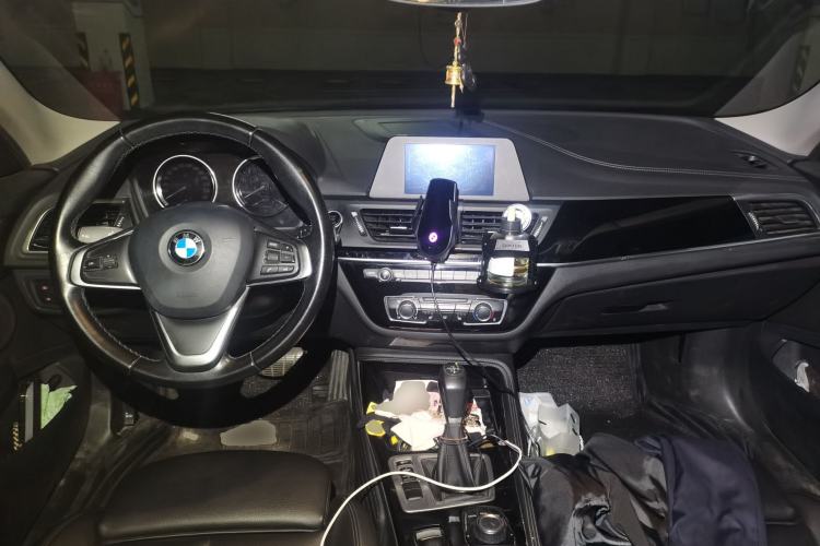Used BMW 1 Series 2018 118i Sport Edition Center Console