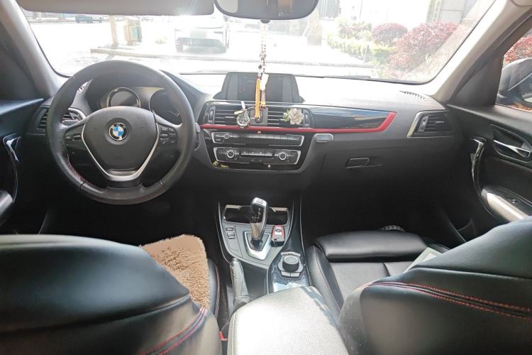 Used BMW 1 Series 2018 118i Sport Design Package Center Console