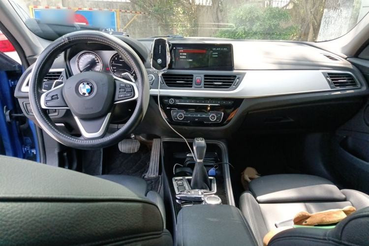 Used BMW 1 Series 2018 120i Design Package Model Center Console