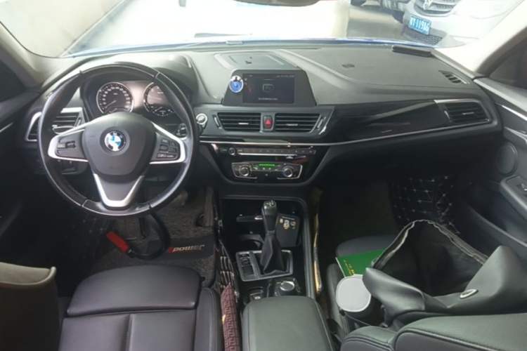 Used BMW 1 Series 2018 118i Sport Edition Center Console