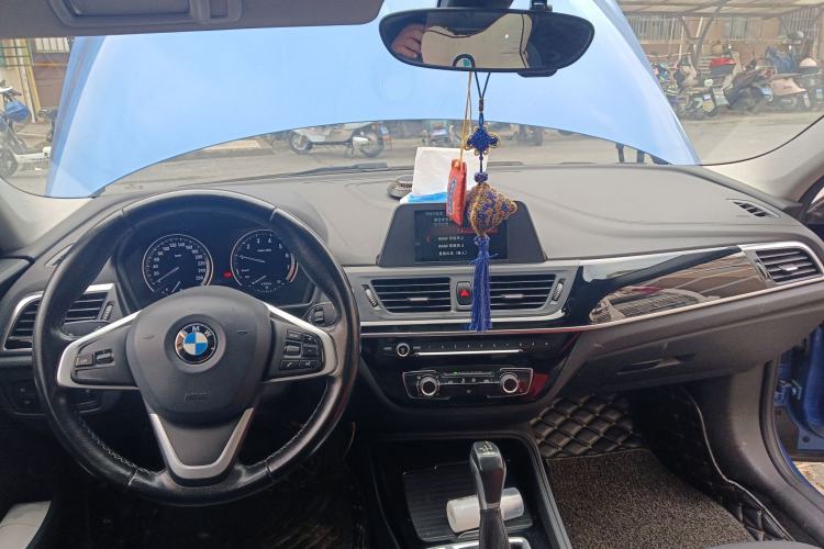 Used BMW 1 Series 2018 118i Sport Edition Center Console