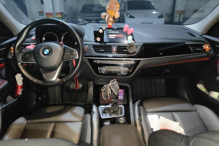 Used BMW 1 Series 2018 118i Sport Edition Center Console
