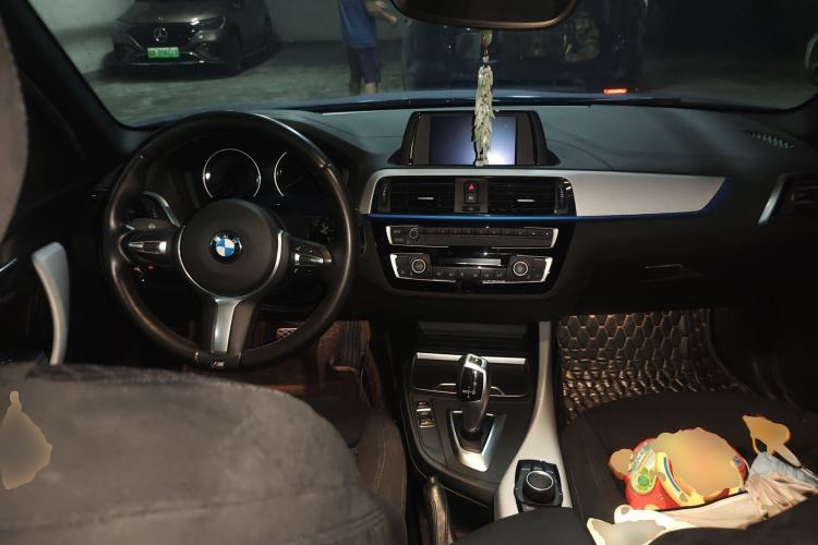 Used BMW 1 Series 2018 120i M Sport Package Center Console