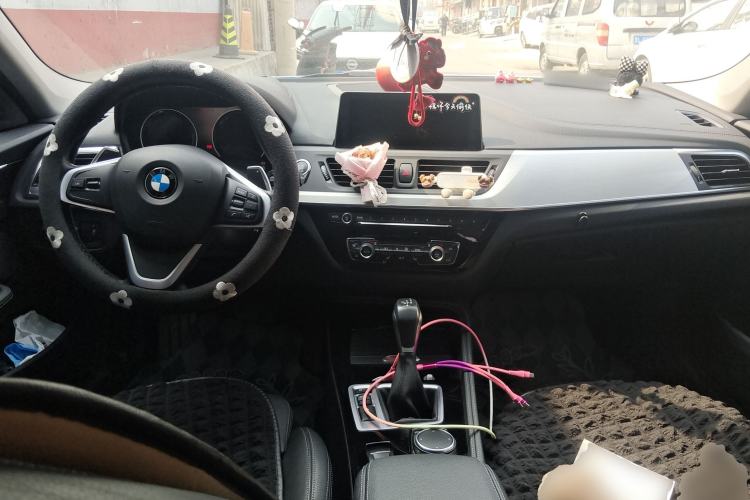 Used BMW 1 Series 2018 125i Sport Edition Center Console