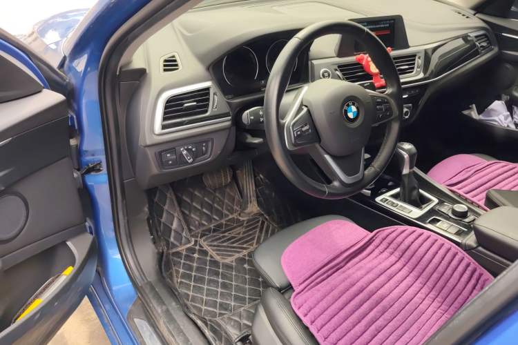 Used BMW 1 Series 2018 118i Sport Edition Driver Seat