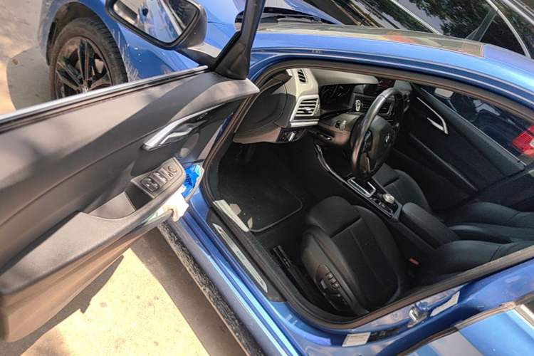 Used BMW 1 Series 2018 118i Sport Edition Driver Seat