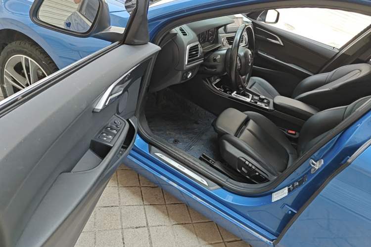 Used BMW 1 Series 2018 118i Sport Edition Driver Seat
