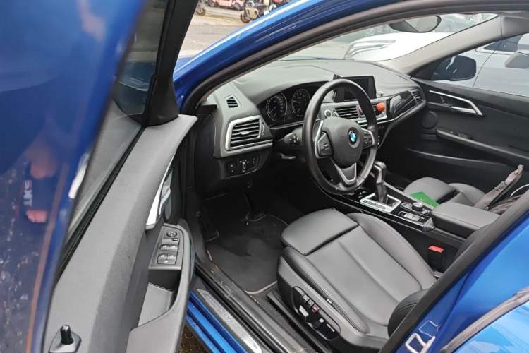 Used BMW 1 Series 2018 118i Sport Edition Driver Seat