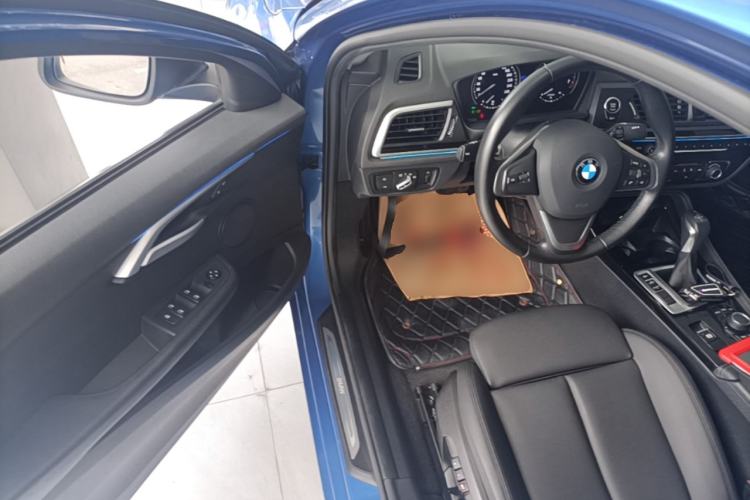 Used BMW 1 Series 2018 118i Sport Edition Driver Seat