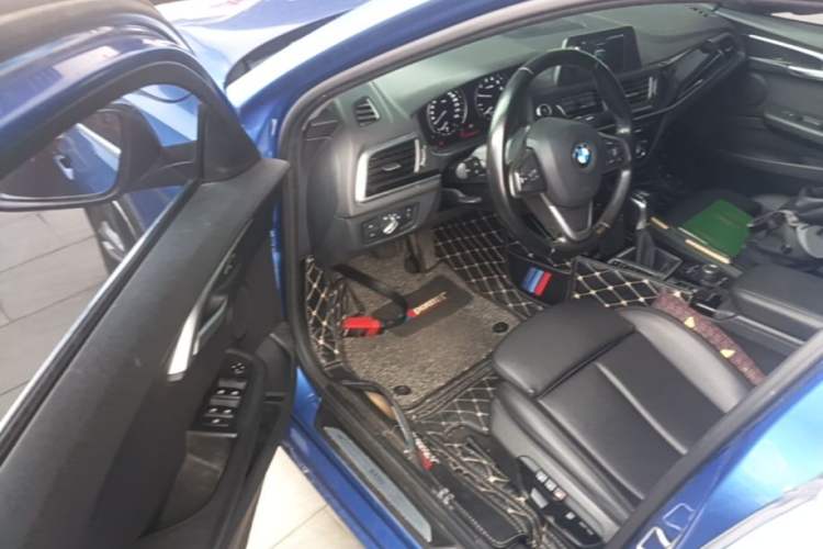 Used BMW 1 Series 2018 118i Sport Edition Driver Seat
