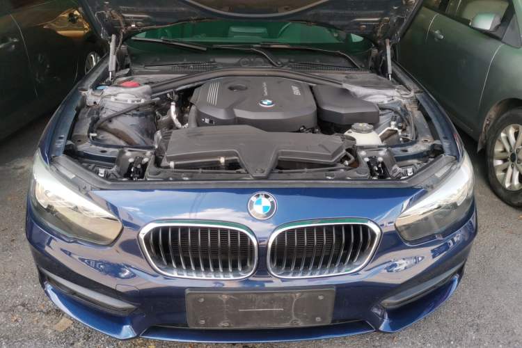 Used BMW 1 Series 2018 118i Leading Model Engine Bay