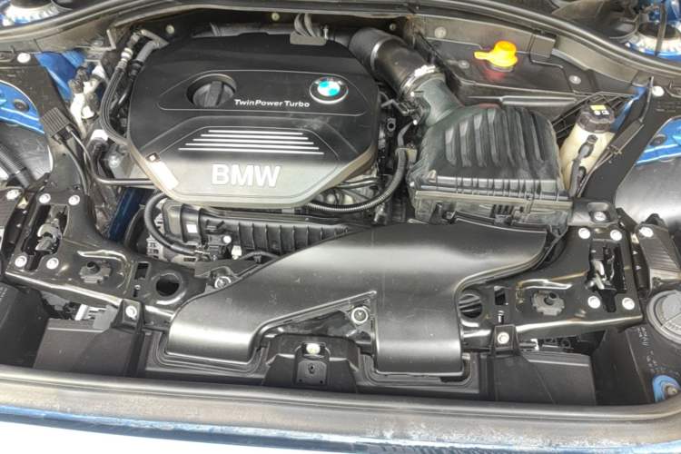 Used BMW 1 Series 2018 118i Fashion Model Engine Bay