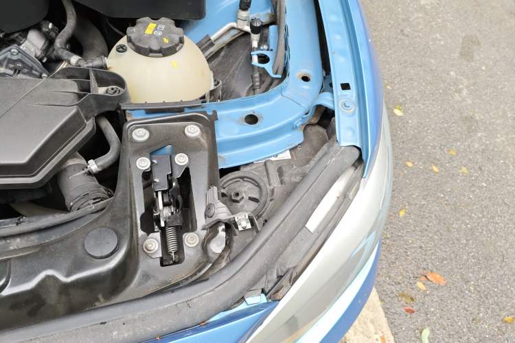 Used BMW 1 Series 2018 118i Leading Model Engine Bay Left