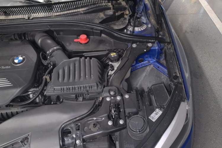 Used BMW 1 Series 2018 118i Fashion Model Engine Bay Left