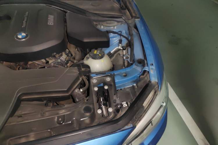 Used BMW 1 Series 2018 118i Sport Design Package Engine Bay Left