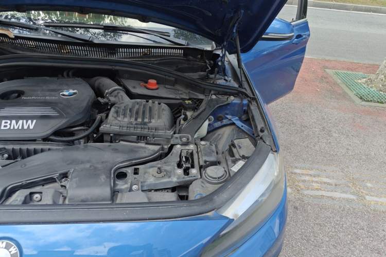 Used BMW 1 Series 2018 118i Fashion Model Engine Bay Left