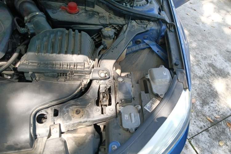 Used BMW 1 Series 2018 120i Design Package Model Engine Bay Left