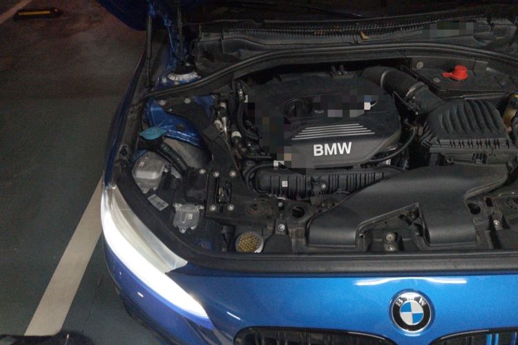 Used BMW 1 Series 2018 120i Design Package Model Engine Bay Right