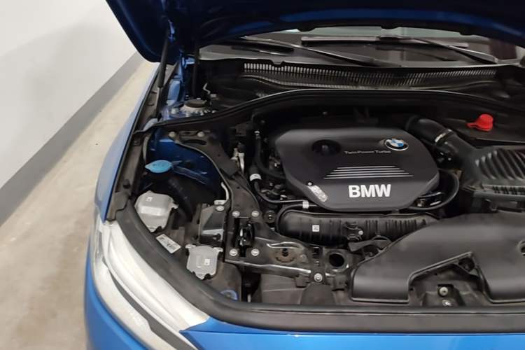 Used BMW 1 Series 2018 Restyled 120i Design Package Edition Engine Bay Right