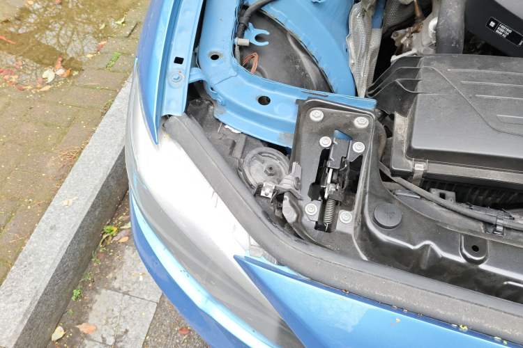 Used BMW 1 Series 2018 118i Leading Model Engine Bay Right