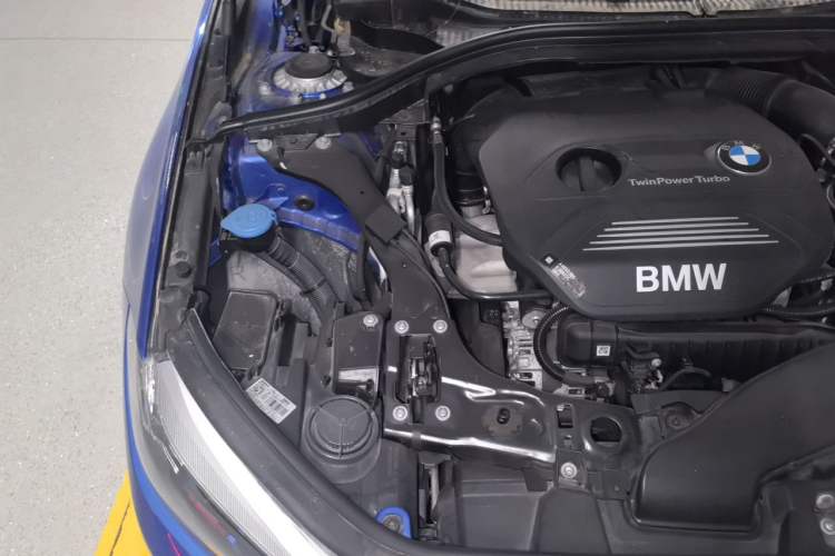 Used BMW 1 Series 2018 118i Fashion Model Engine Bay Right