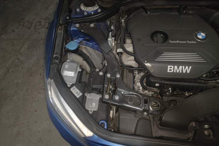 Used BMW 1 Series 2018 Facelifted 118i Sport Edition Engine Bay Right