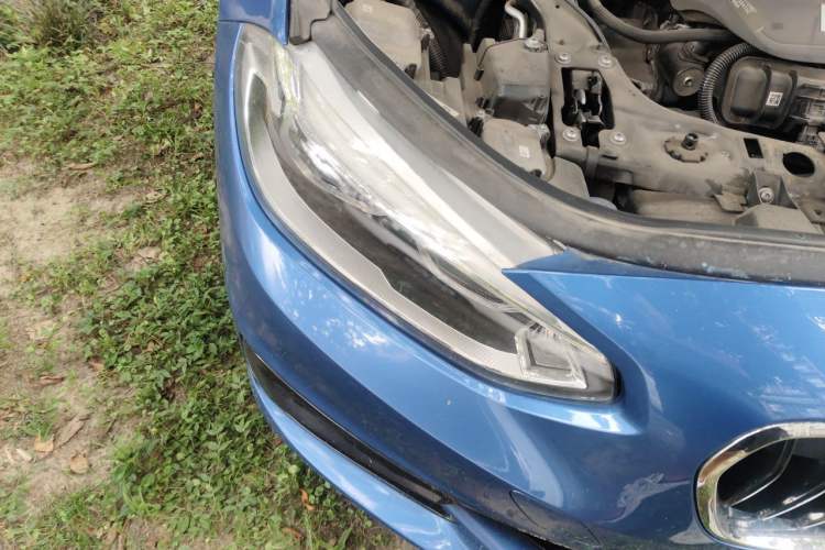 Used BMW 1 Series 2018 118i Sport Edition Engine Bay Right
