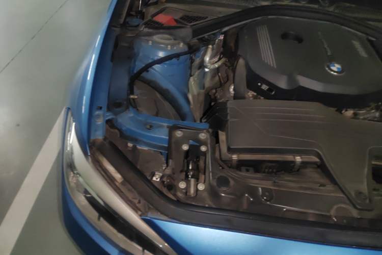 Used BMW 1 Series 2018 118i Sport Design Package Engine Bay Right