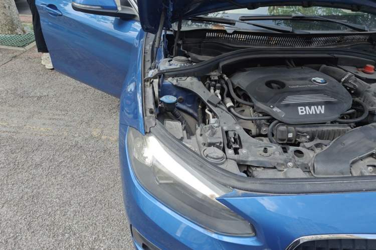 Used BMW 1 Series 2018 118i Fashion Model Engine Bay Right