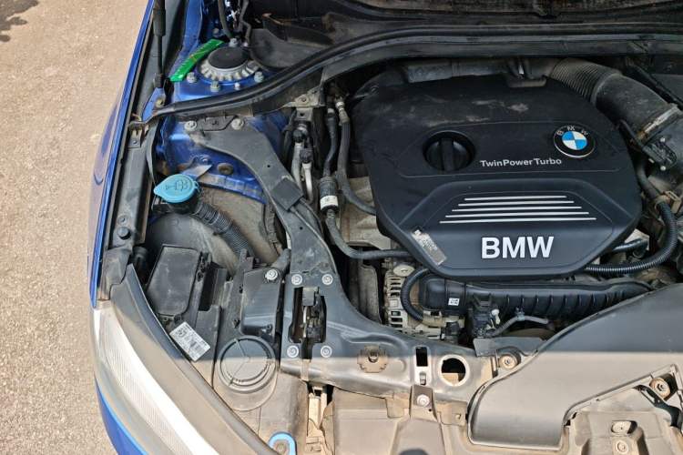 Used BMW 1 Series 2018 118i Fashion Model Engine Bay Right