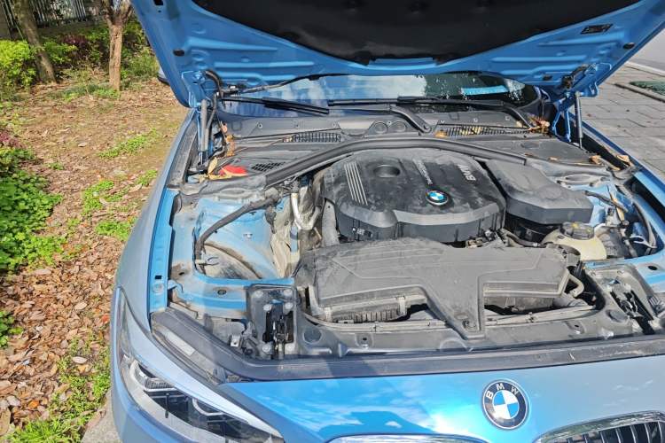 Used BMW 1 Series 2018 118i Sport Design Package Engine Bay Right