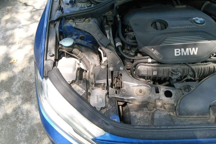 Used BMW 1 Series 2018 120i Design Package Model Engine Bay Right