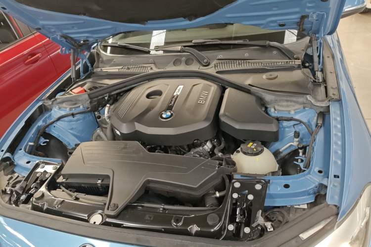 Used BMW 1 Series 2018 118i Leading Model Engine Bay