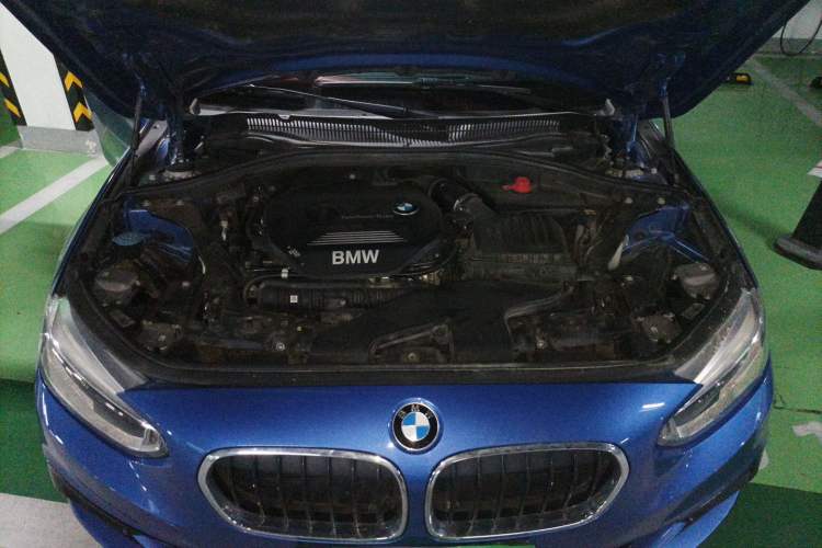 Used BMW 1 Series 2018 120i Design Package Model Engine Bay