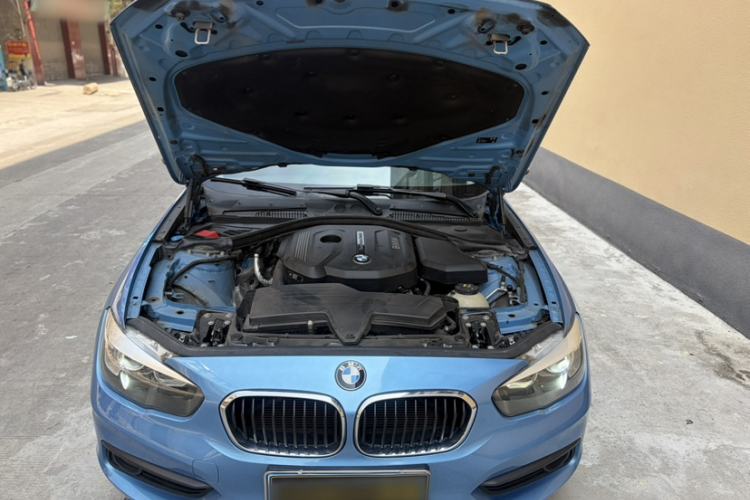 Used BMW 1 Series 2018 118i Leading Model Engine Bay