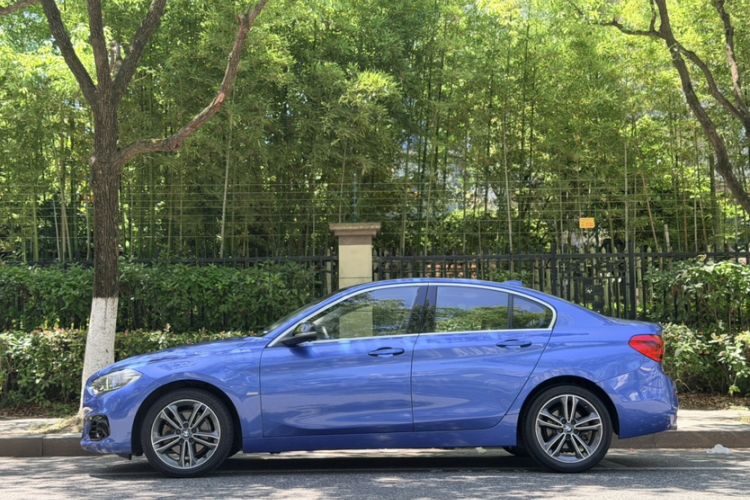 Used BMW 1 Series 2018 118i Sport Edition Exterior 1
