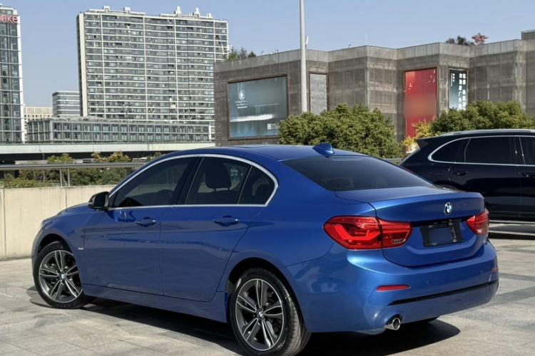 Used BMW 1 Series 2018 118i Sport Edition Exterior 3