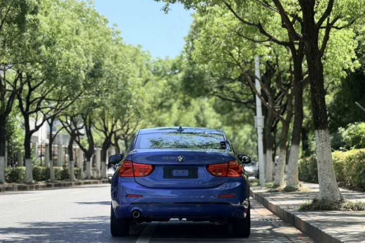 Used BMW 1 Series 2018 118i Sport Edition Exterior 3