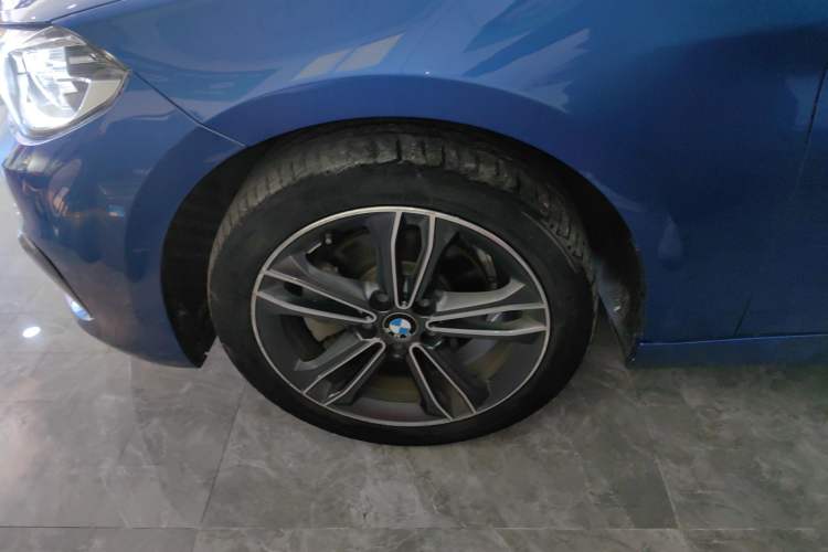 Used BMW 1 Series 2018 Facelifted 118i Sport Edition Exterior 3