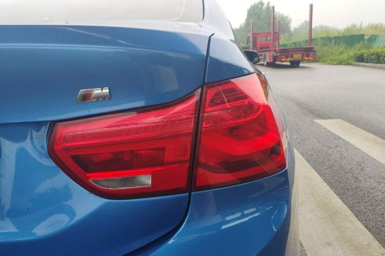 Used BMW 1 Series 2018 118i Sport Edition Exterior 3