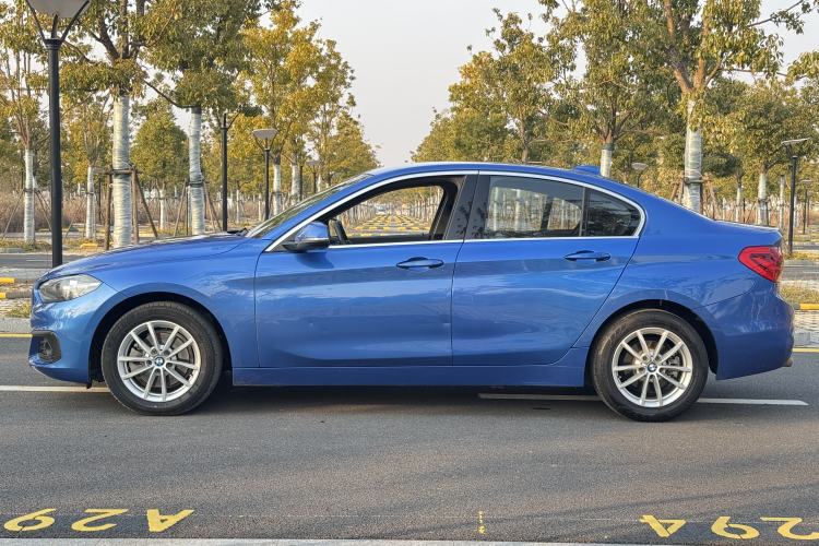 Used BMW 1 Series 2018 118i Fashion Model Exterior 4