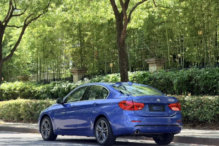 Used BMW 1 Series 2018 118i Sport Edition Exterior 4