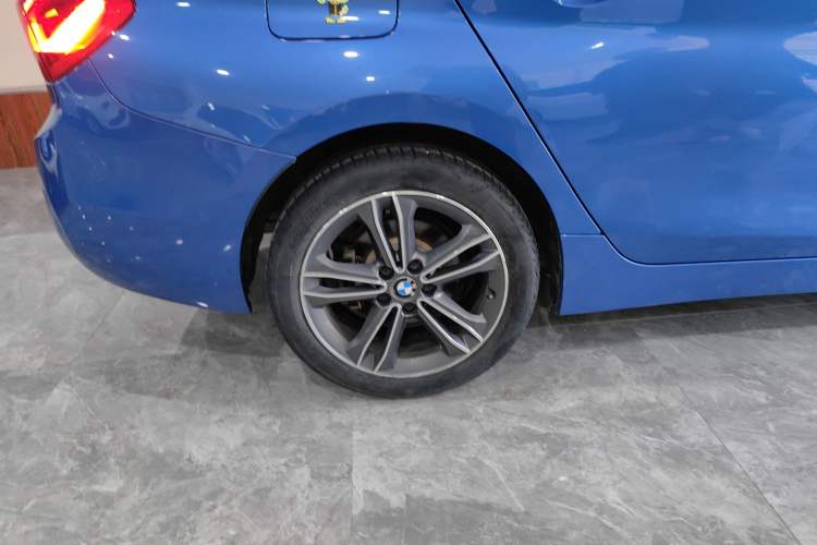 Used BMW 1 Series 2018 Facelifted 118i Sport Edition Exterior 4