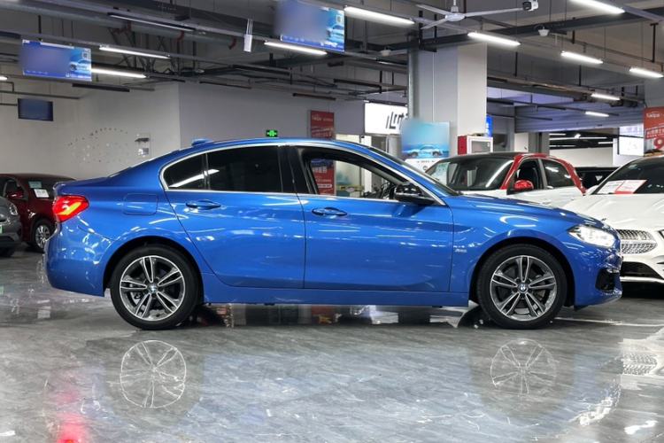 Used BMW 1 Series 2018 118i Sport Edition Exterior 7